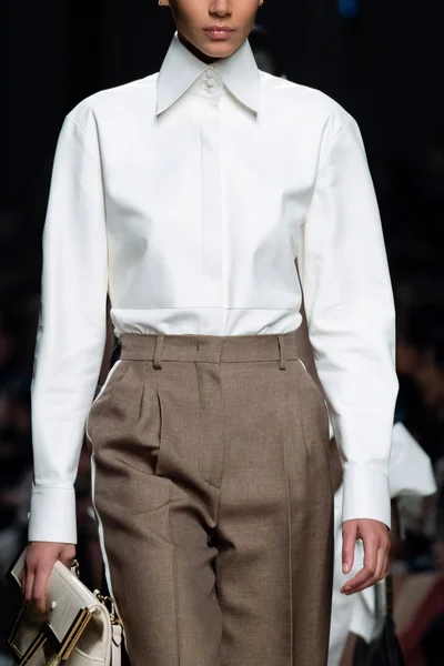 Look 8